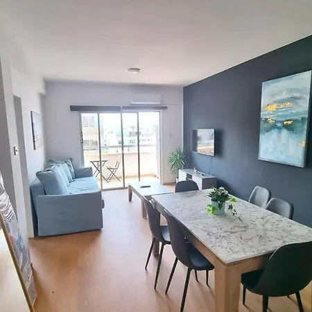 شقة 2 Apts - 12 Guests! Comfy And Unique Apt With 150mbit Internet Speed *