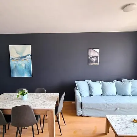 شقة 2 Apts - 12 Guests! Comfy And Unique Apt With 150mbit Internet Speed *