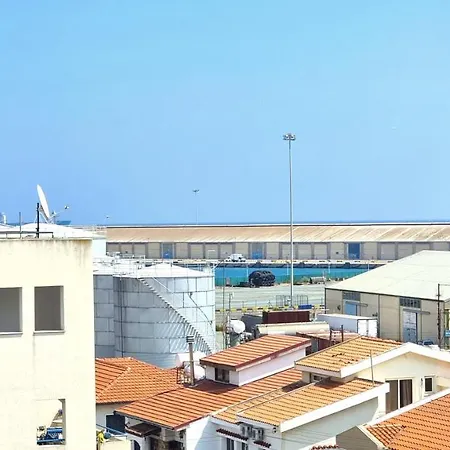 2 Apts - 12 Guests! Comfy And Unique Apt With 150mbit Internet Speed Larnaca